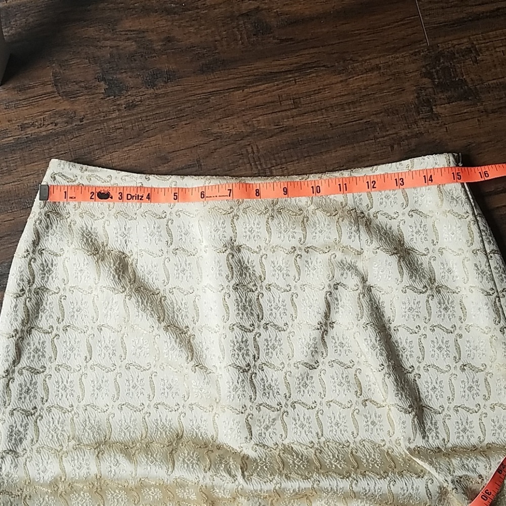 The Limited Pencil Skirt with embroidered design - Picture 7 of 8